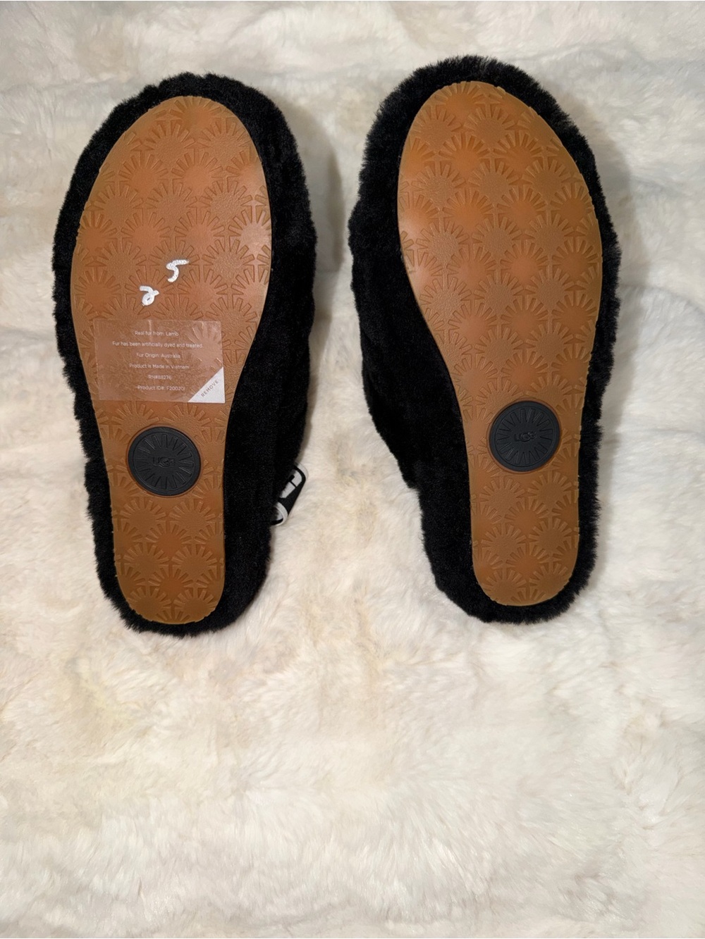 UGG slides - Picture 3 of 3